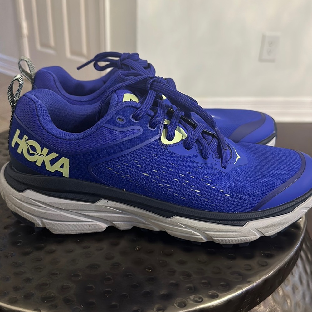 HOKA CHALLENGER 6